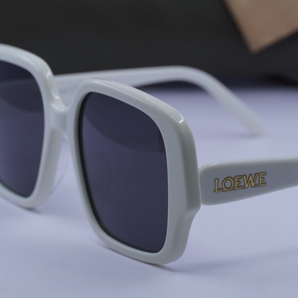 Loewe LW40134U 25A Square Sunglasses – Ivory\Smoke - Picture 9 of 10